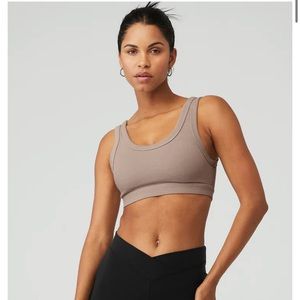 ALO Wellness Bra in Gravel